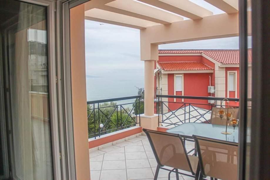 Endless Blue Seaside Villa Palaiontsiflikion Exterior photo